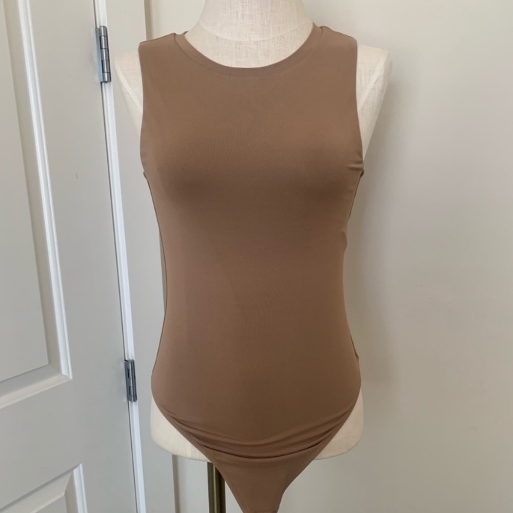 Aritzia bodysuit